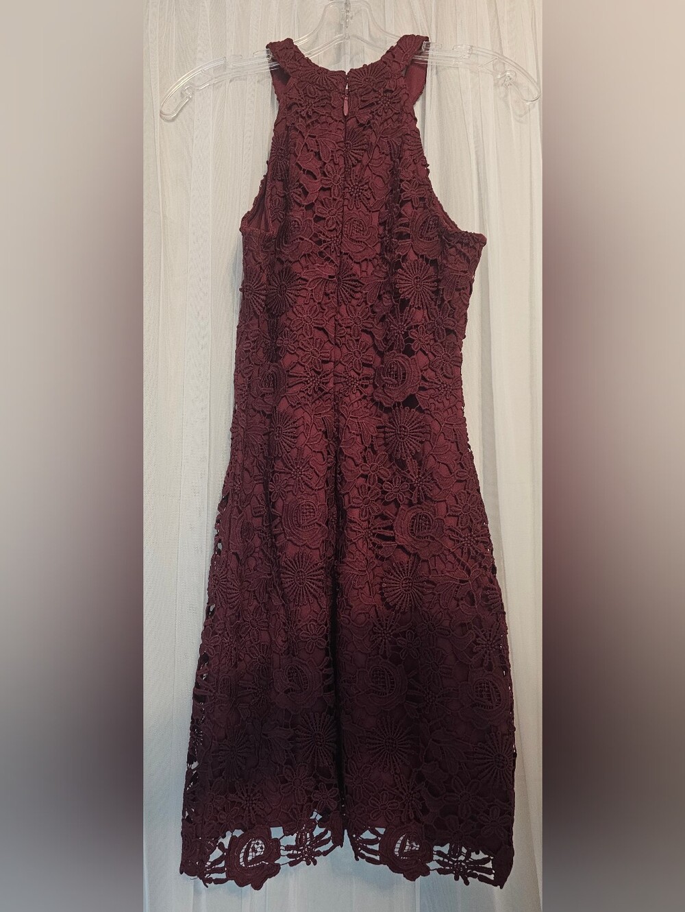 Lulus Sleeveless Burgundy Lace Halter Dress Size Small - Picture 2 of 2